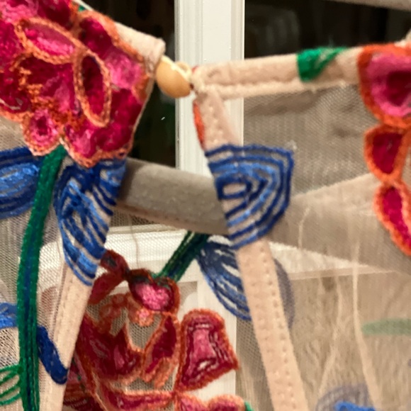 Embroidered dress open back small - Picture 12 of 12